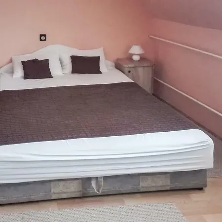 Three Bedroom Holiday In بيت للعطل