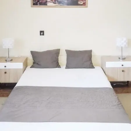 Three Bedroom Holiday In إغير