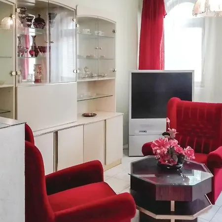 Three Bedroom Holiday In إغير